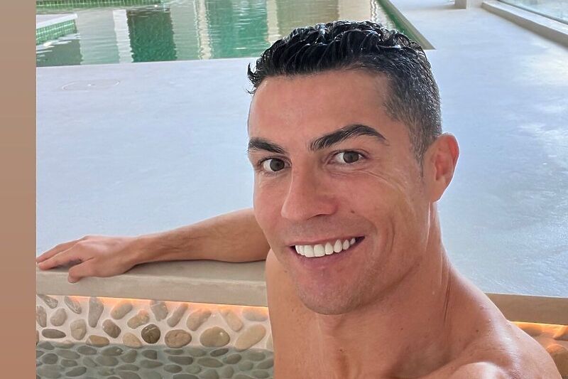 Cristiano Ronaldo u bazenu (Foto: Instagram)