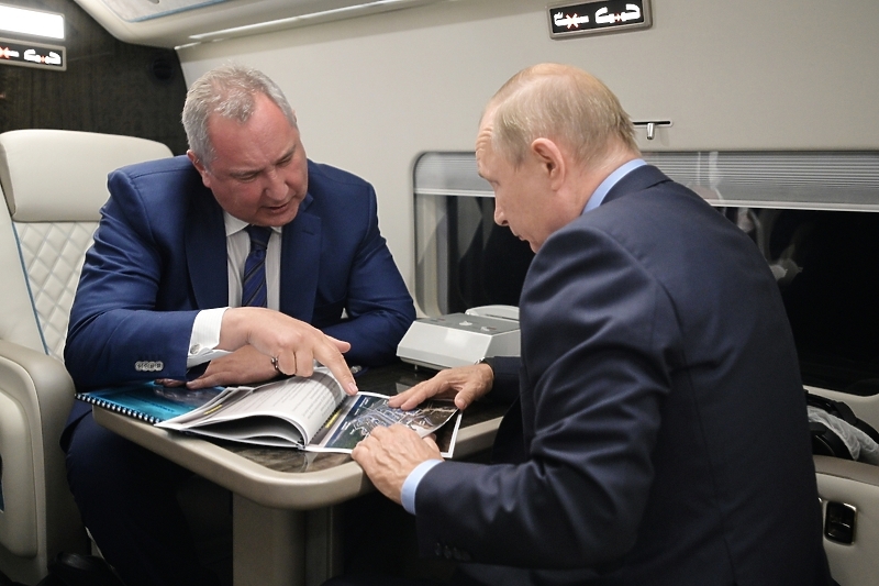 Rogozin s Vladimirom Putinom (Foto: EPA-EFE)