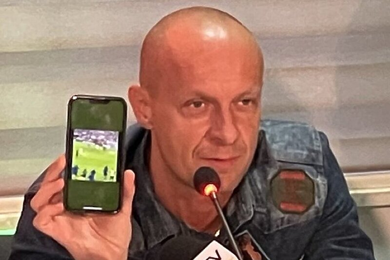 Szymon Marciniak na konferenciji za medije (Foto: Twiiter)