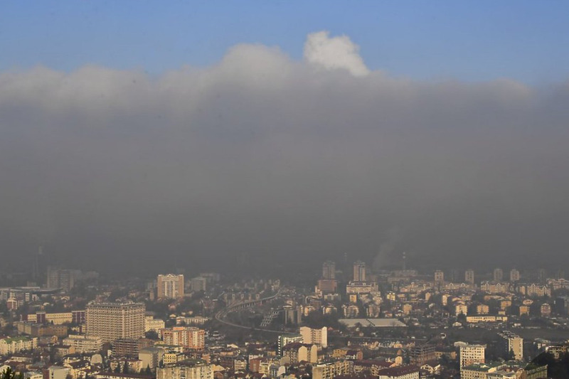 Skoplje se, uz Sarajevo, bori sa problemom prekomjerne zagađenosti zraka (Foto: EPA-EFE)