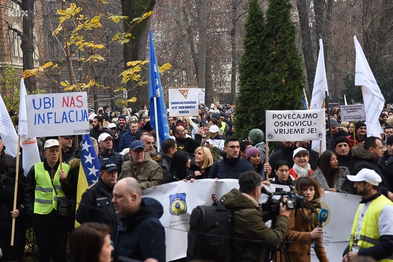 S protesta koji su radnici javnog sektora u Kantonu Sarajevo održali 14. decembra (Foto: T. S./Klix.ba)
