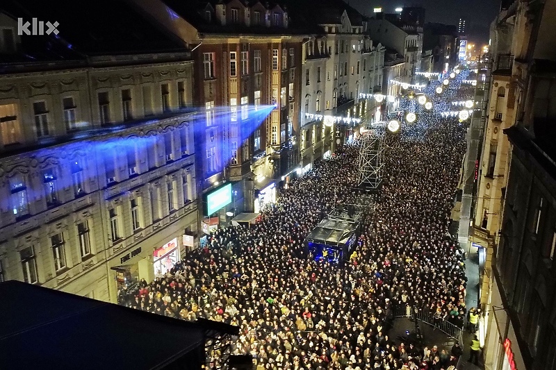 Javnom dočeku Nove godine u Sarajevu prisustvovalo je 25.000 ljudi (Foto: T. S./Klix.ba)