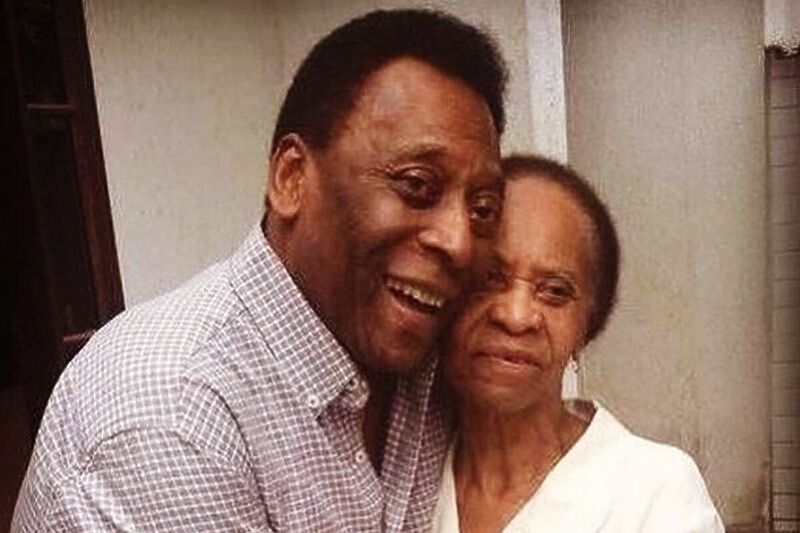 Pele i njegova majka (Foto: Instagram)