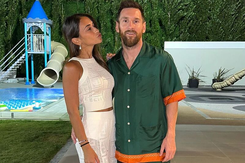 Lionel Messi sa suprugom Antonellom (Foto: Instagram)