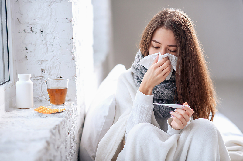 Najčešći simptomi s kojima se javljaju pacijenti su grlobolja, malaksalost (Shutterstock)