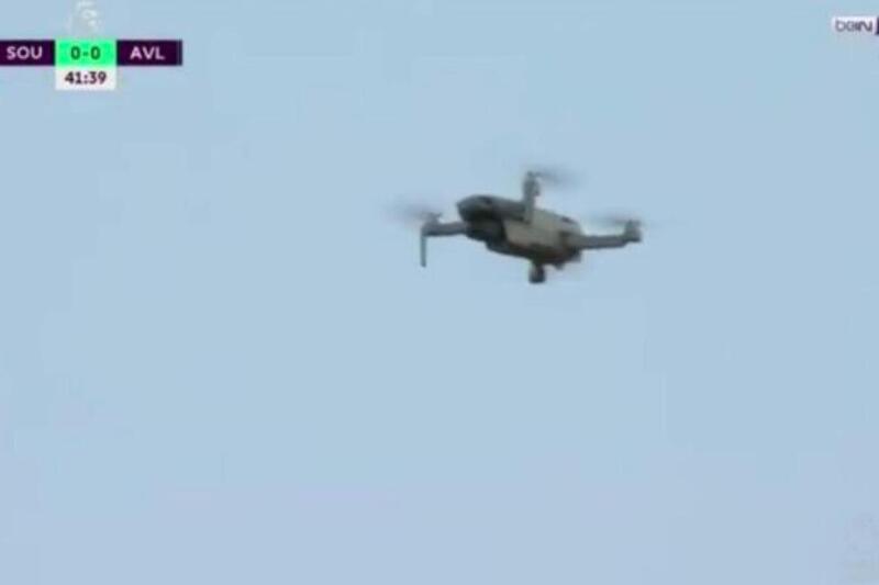 Sporni dron zbog kojeg je prekinuta utakmica (Foto: Twitter/TV Screenshot)