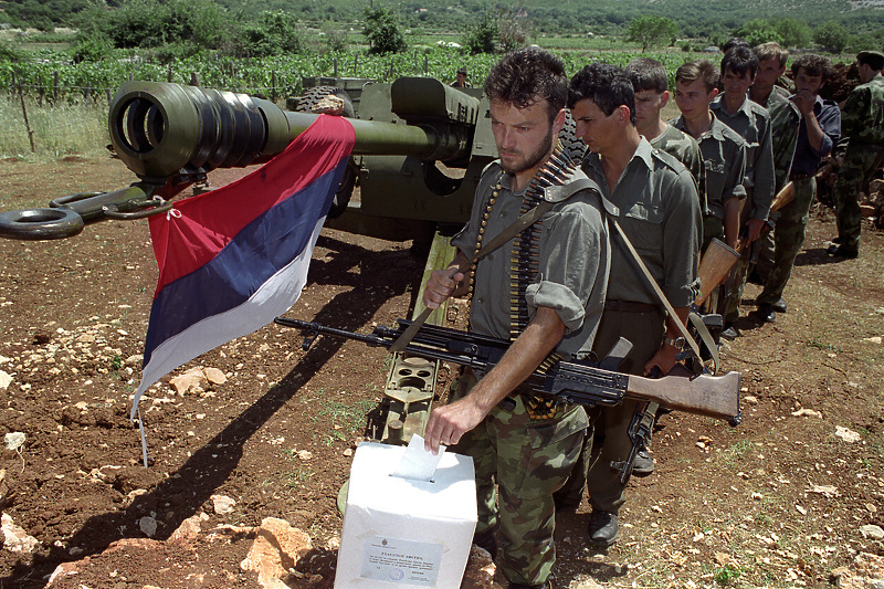 Pripadnici vojske tzv. RSK u Kninu 1993. godine (Foto: EPA-EFE)