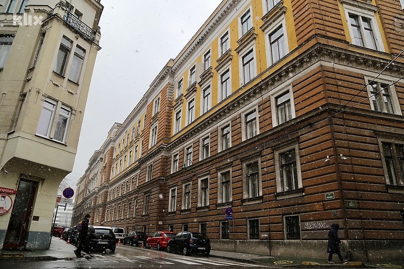 Dojava o postavljenoj eksplozivnoj napravi u Općinskom sudu Sarajevo (Foto: T. S./Klix.ba)