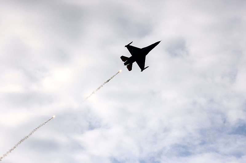 Borbeni avion F-16 (Foto: EPA-EFE)