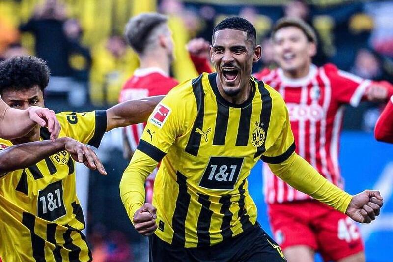 Sebastien Haller slavi prvi pogodak za Borussiju (Foto: Twitter)