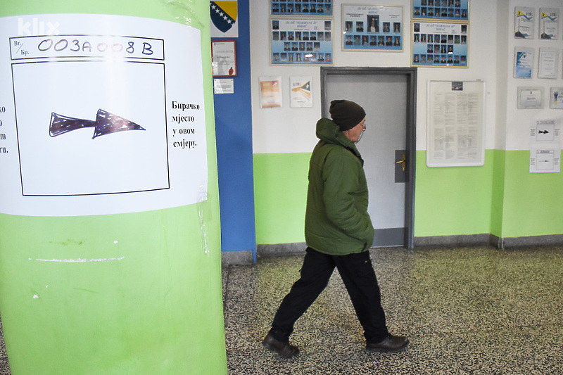 Glasanje na prijevremenim izborima za gradonačelnike/načelnika u BiH završava u 19 sati (Foto: E. M./Klix.ba)