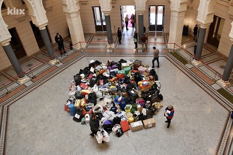 Prikupljanje pomoći za narod Turske i Sirije organizirano je  u Vijećnici (Foto: T. S./Klix.ba)