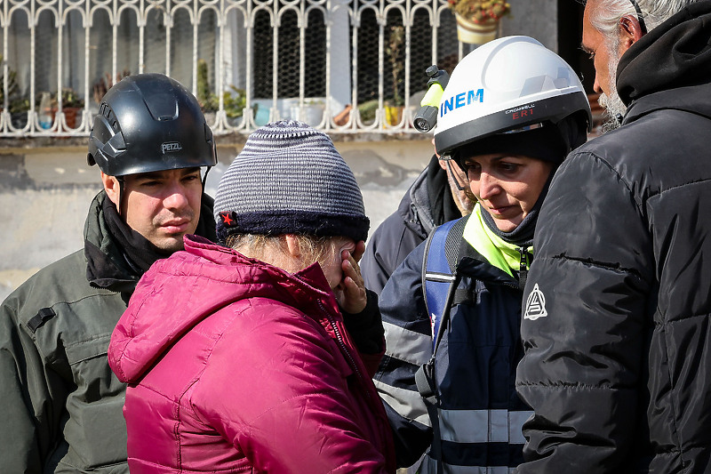 Veliki broj Turaka i Sirijaca usljed zemljotresa ostao bez krova nad glavom (Foto: EPA-EFE)