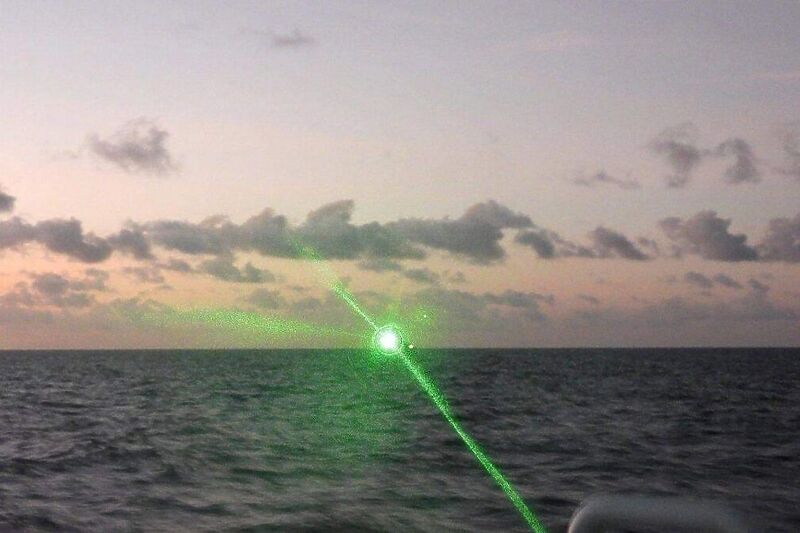 Fotografija uperenog lasera (Foto: CNN / Filipinska obalska straža)