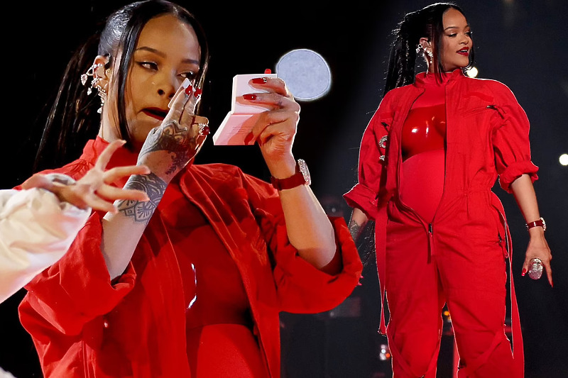 Rihanna je na pozornici izvela marketinški trik (Foto: Twitter)