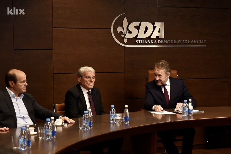 Iz SDA smatraju da se Trojka "predala" SNSD-u i HDZ-u (Foto: T. S./Klix.ba)