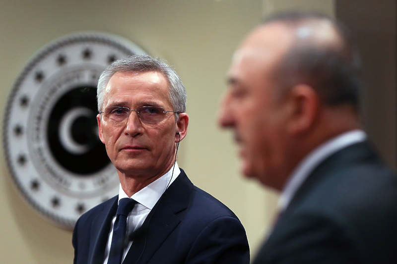 Stoltenberg i Cavusoglu (Foto: EPA-EFE)