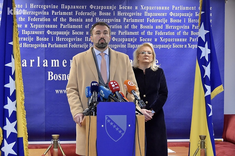 Bradara i Stojanović obavijestili Parlament FBiH o procesu izbora (pot)predsjednika Federacije (Foto: I. Š./Klix.ba)