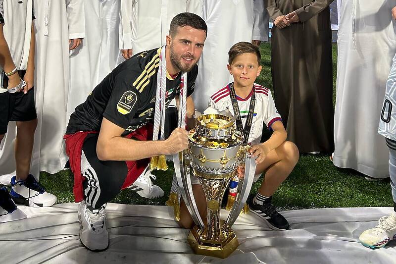 Miralem Pjanić sa sinom Edinom (Foto: Instagram)