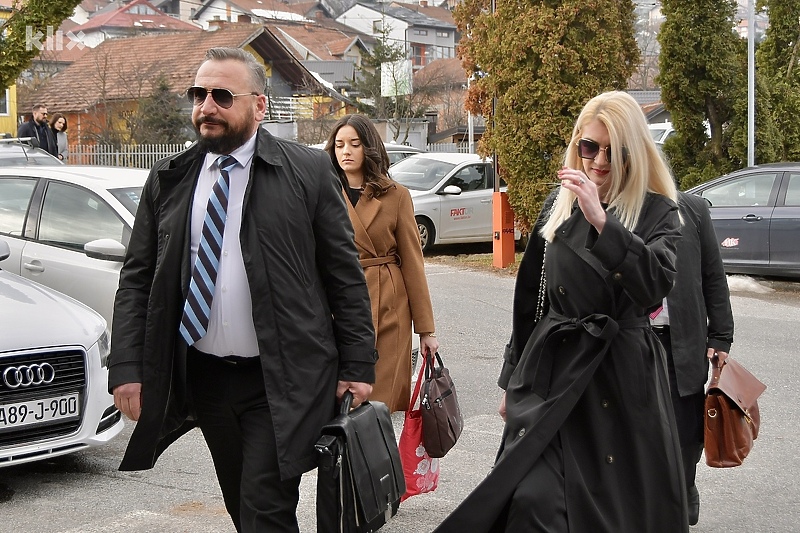 Fahrudin Solak i Marsela Bajramović pri jutrošnjem dolasku na ročište (Foto: I. Š./Klix.ba)