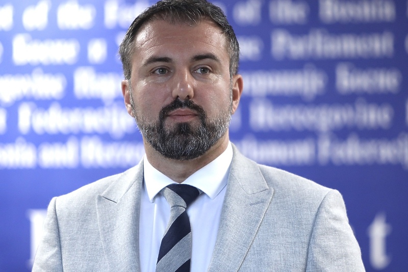 Potpredsjednik FBiH Igor Stojanović nakon sastanka u ambasadi Njemačke (Foto: I. L./Klix.ba)