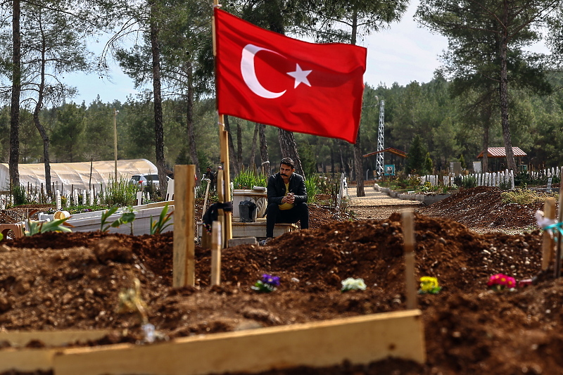 U zemljotresu stradao veliki broj ljudi (Foto: EPA-EFE)