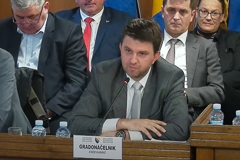 Esed Kadrić, smijenjeni gradonačelnik Brčkog (Screenshot: YouTube Skupština Brčko distrikta)