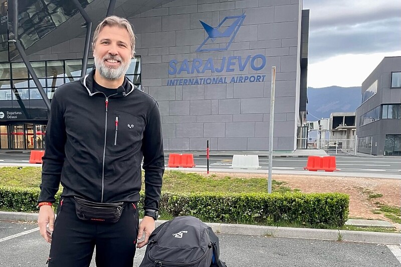Cvitanušić je u pohod na najviši vrh svijeta krenuo danas sa Međunarodnog aerodroma Sarajevo