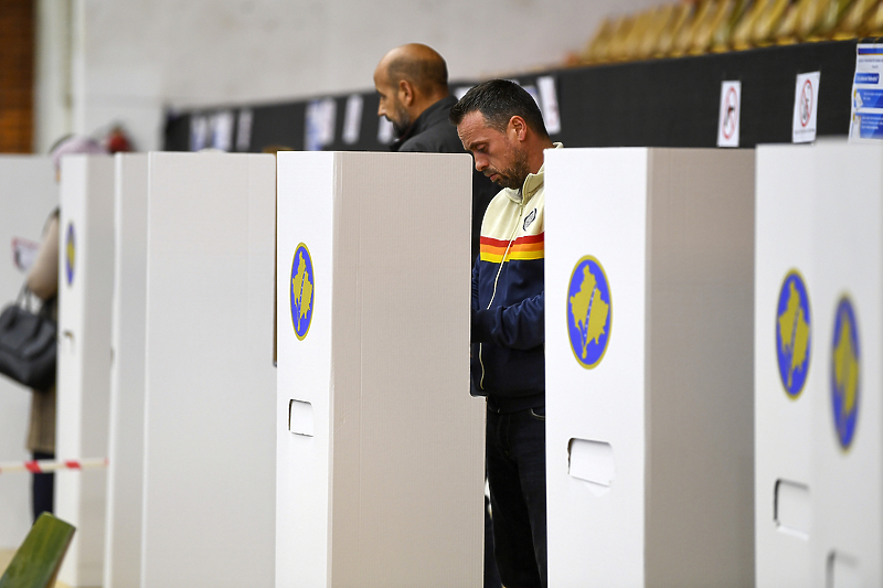 Fotografija sa vanrednih parlamentarnih izbora u Prištini, Kosovo, 06.10.2019. (Foto: EPA-EFE)