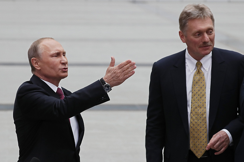 Vladimir Putin i Dimitrij Peskov (Foto: EPA-EFE)