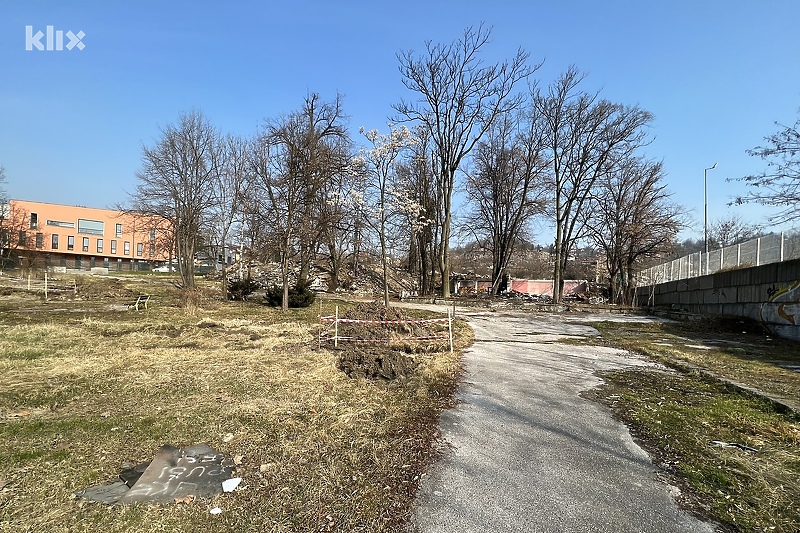 Tuzla: Lokalitet na kojem se trenutno gradi parkiralište (Foto: A. K./Klix.ba)