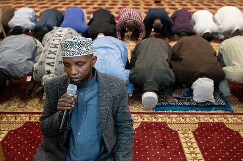 Foto: Twitter / Startribune / Vjernici u Islamskom centru Tawfiq u Minneapolisu