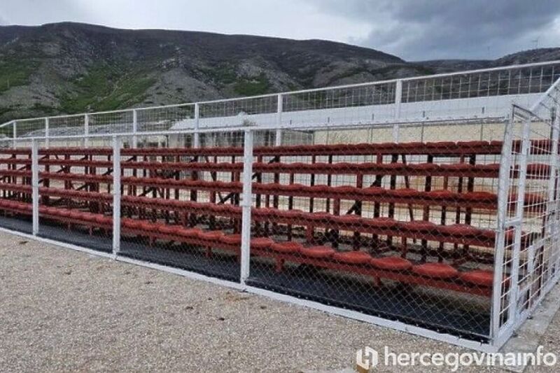 Preuređena tribina za goste na stadionu Rođeni (Foto: Hercegovina.info)