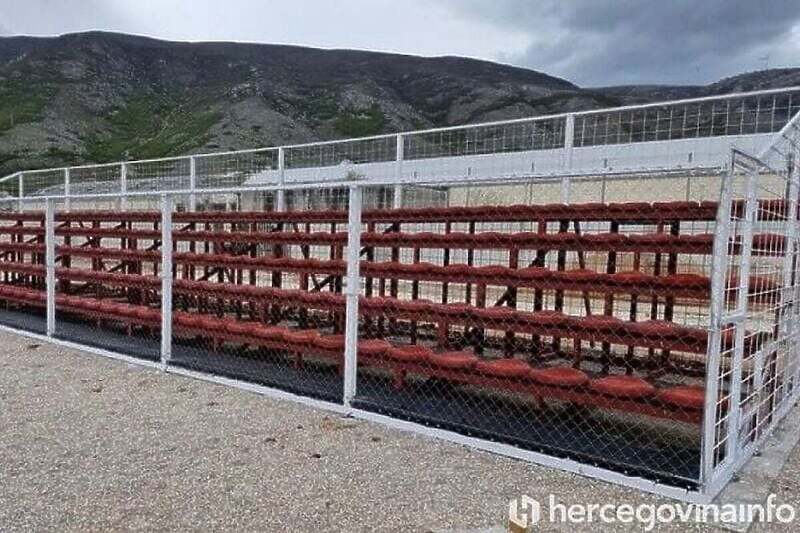 Preuređena tribina za goste na stadionu Rođeni (Foto: Hercegovina.info)