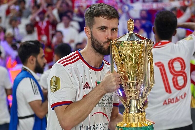 Pjanićev treći trofej u Emiratima (Foto: Instagram)