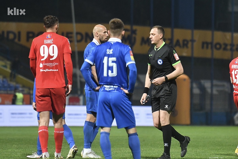 Minuta šutnje na utakmicama širom BiH (Foto: T. S./Klix.ba)