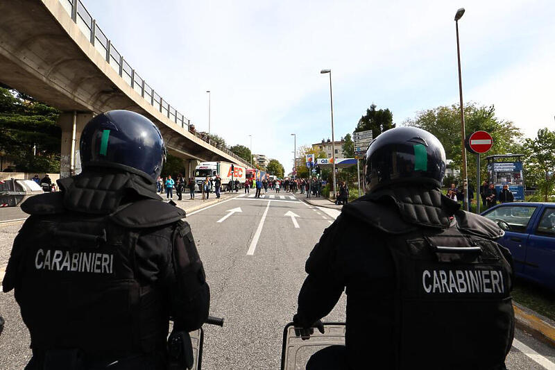 Akcije protiv mafije na terenu najčešće koordiniraju Carabinieri (Foto: EPA-EFE)