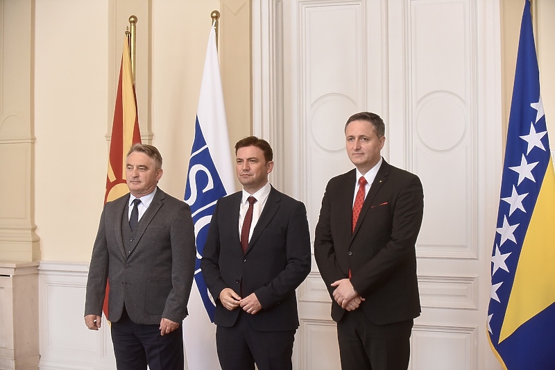 Željko Komšić, Bujar Osmani i Denis Bećirović (Foto: T. S./Klix.ba)