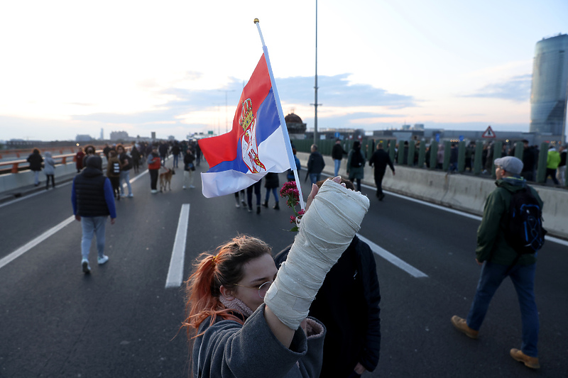 Fotografija s protesta u Beogradu 12. maja (Foto: EPA-EFE)