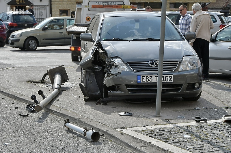 Saobraćajna nesreća kod Vijećnice (Foto: I. Š./Klix.ba)