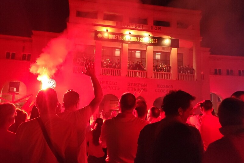 Na Ronodu se okupio veliki broj navijača (Foto: G. Š./Klix.ba)