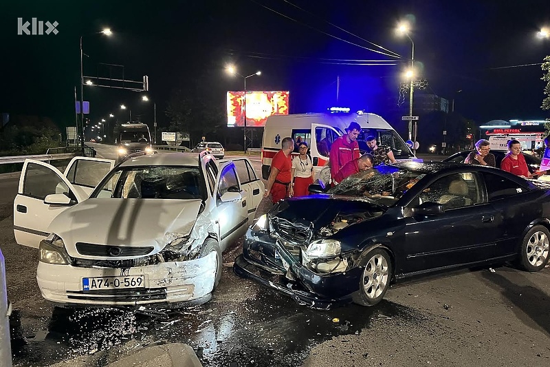 Na automobilima je pričinjena velika materijalna šteta (Foto: Čitatelj)