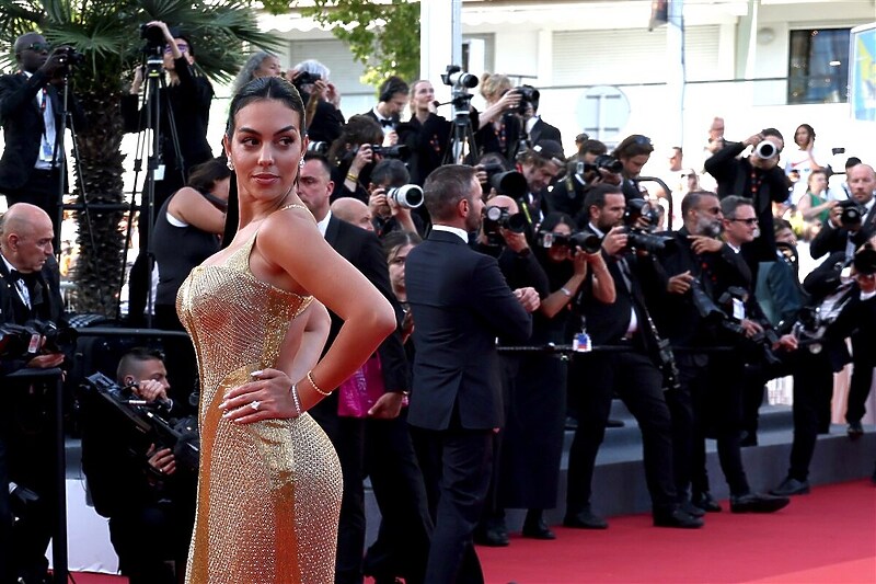 Georgina Rodriguez na crvenom tepihu Filmskog festivala u Cannesu (Foto: EPA-EFE)