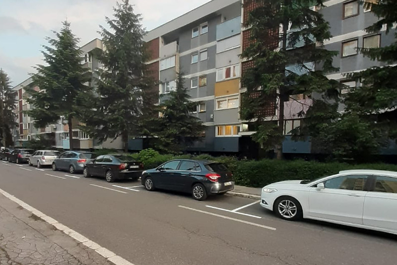 Nova parking mjesta u ulici Porodice Ribar, Sarajevo (Foto: Facebook)