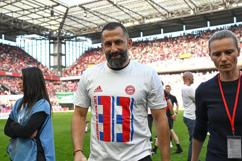 Hasan Salihamidžić tokom šampionskog slavlja Bayerna (Foto: Twitter)