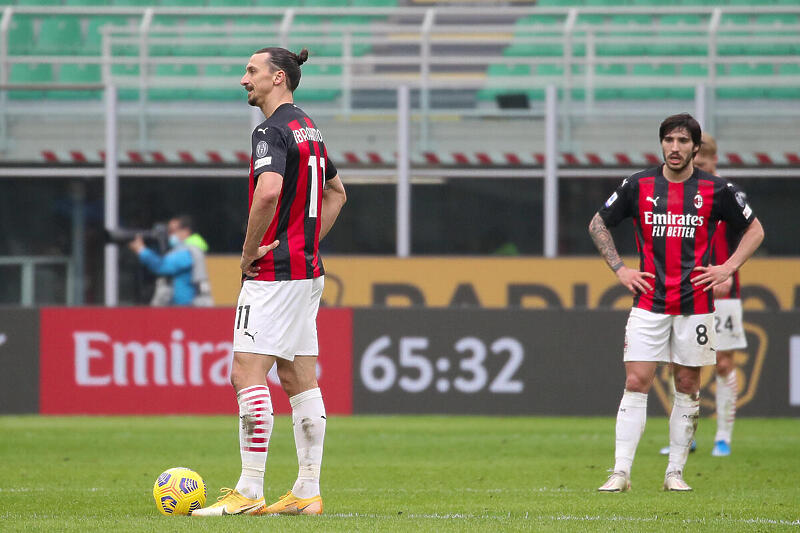 Zlatan Ibrahimović i Sandro Tonali (Foto: EPA-EFE)