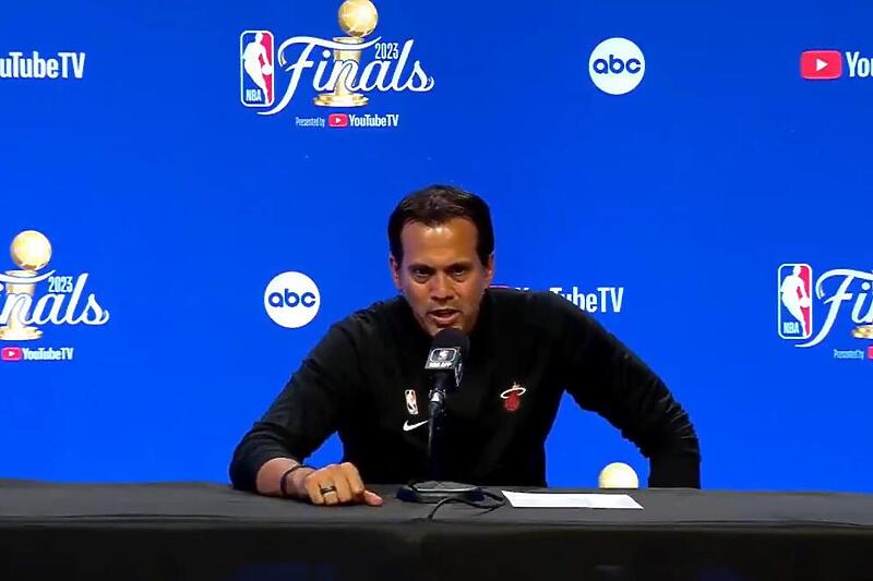 Erik Spoelstra (Foto: Screenshot/Twitter)