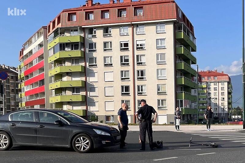 Nesreća u Sarajevu, na terenu policijsko i vozilo Hitne pomoći (Foto: Klix.ba)