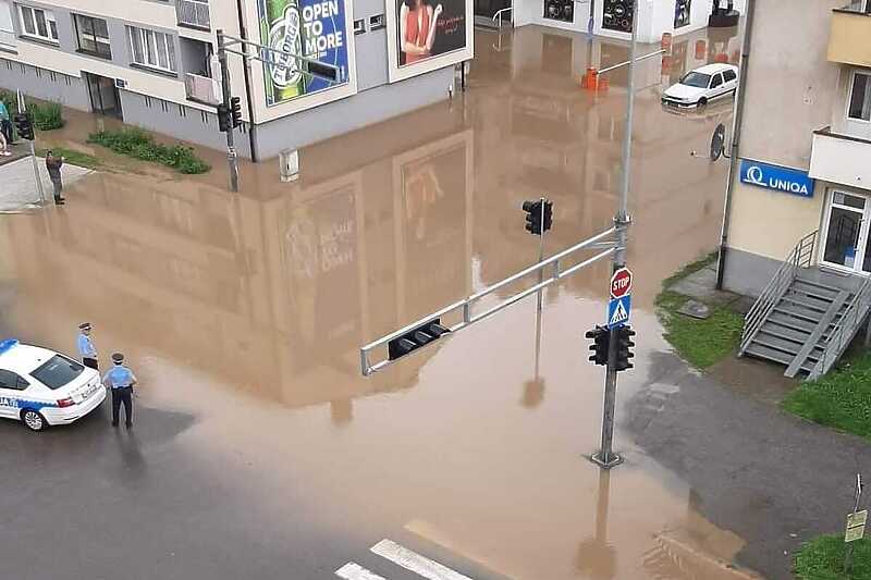 Jaka kiša u Doboju i dalje pada, a šteta je već pričinjena (Foto: BHMeteo.ba)