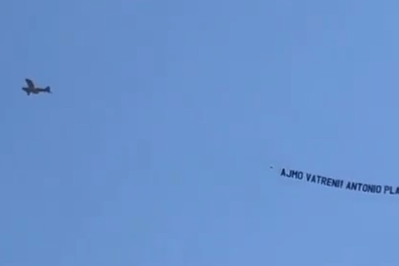 Plazibat je angažovao avion s porukom (Foto: Screenshot / Antonio Plazibat Instagram)